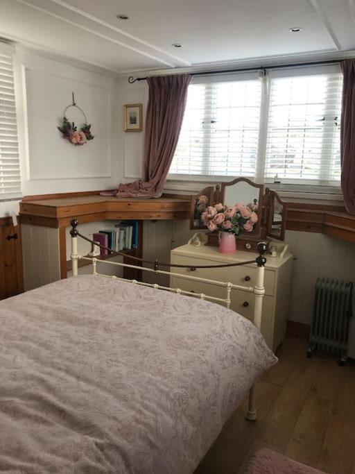 Toosey Lass - St Osyth Creek Saint Osyth Ngoại thất bức ảnh