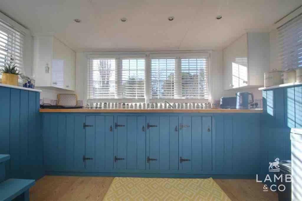 Toosey Lass - St Osyth Creek Saint Osyth Ngoại thất bức ảnh