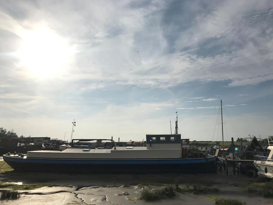 Toosey Lass - St Osyth Creek Saint Osyth Ngoại thất bức ảnh