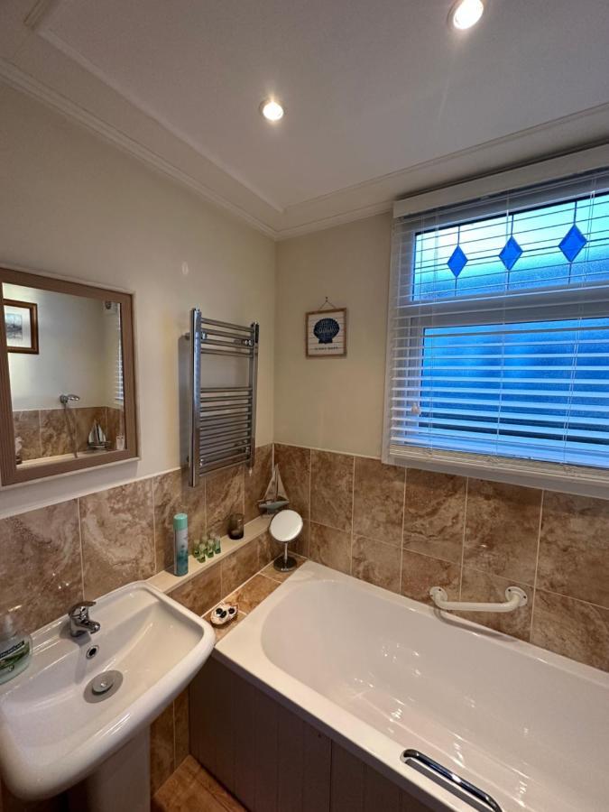 Toosey Lass - St Osyth Creek Saint Osyth Ngoại thất bức ảnh
